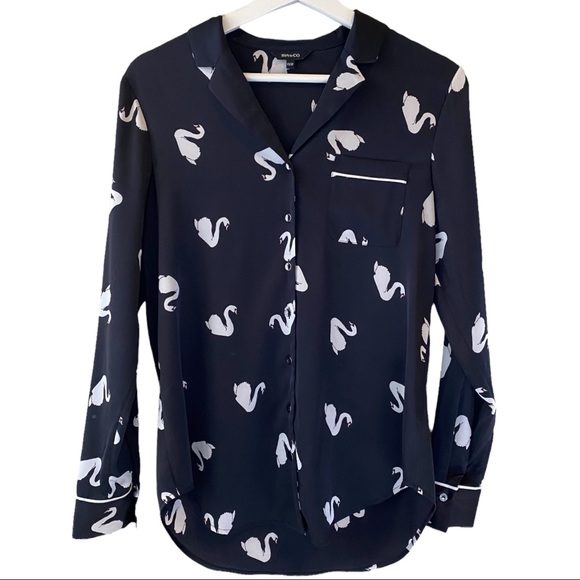 RW & CO Black Swan Blouse, Pyjama Style, Satin-Feel, Front Pocket - Picture 1 of 7